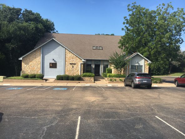 5200 Lake Shore Dr, Waco, TX 76710